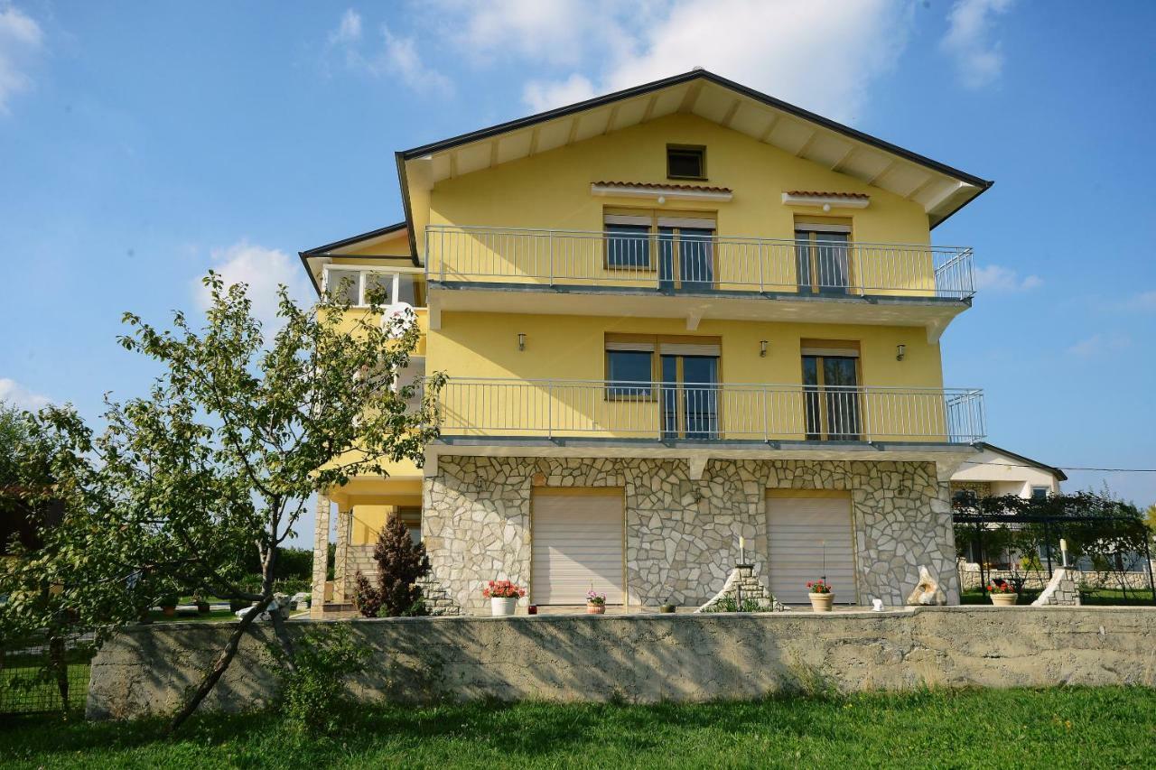 Ferienhaus Tomic Nedeščina Esterno foto